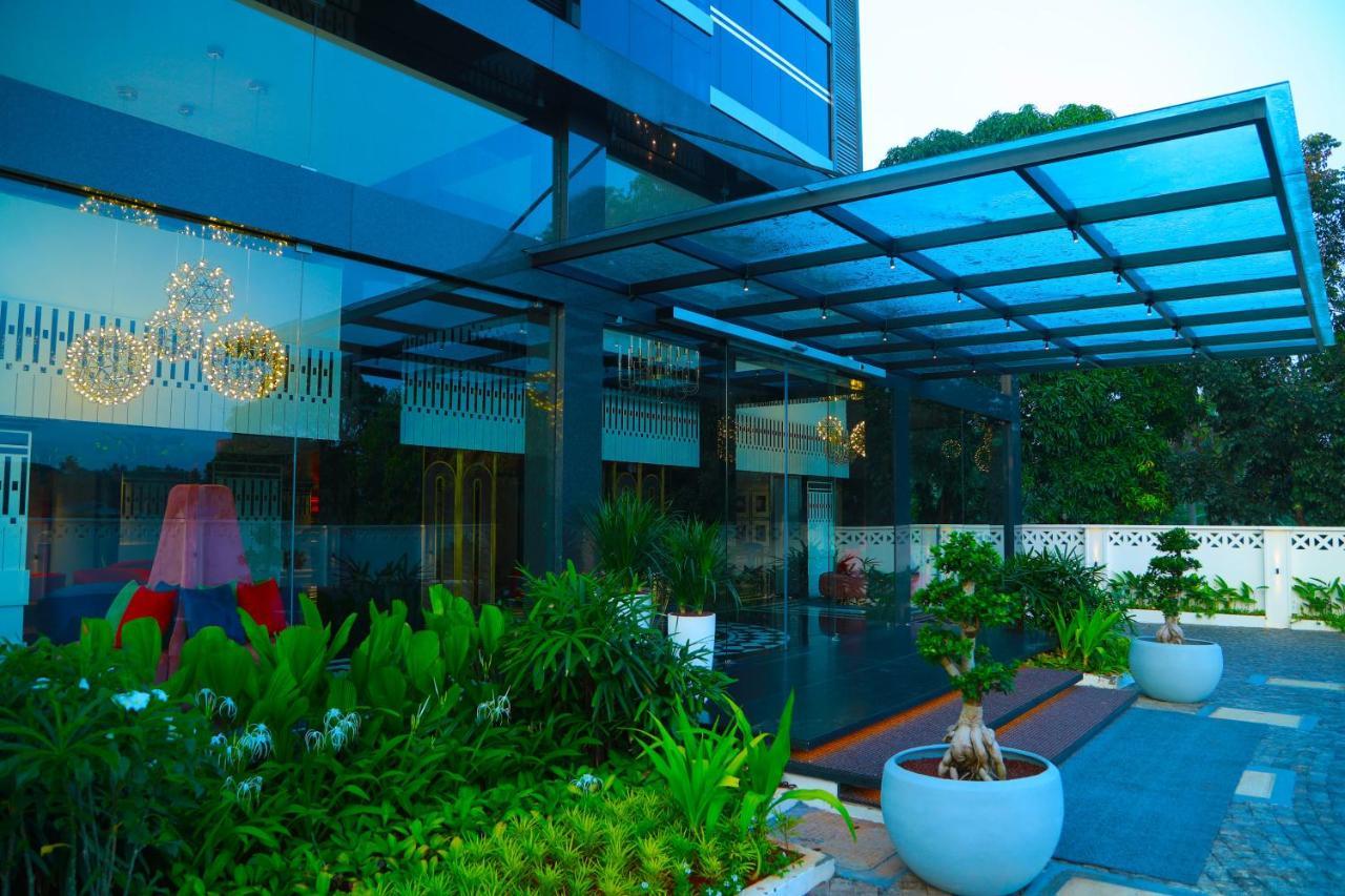 Noah Sky Suites Kochi Dış mekan fotoğraf