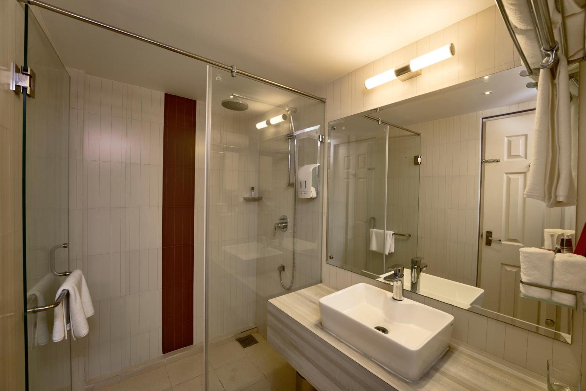 Noah Sky Suites Kochi Dış mekan fotoğraf